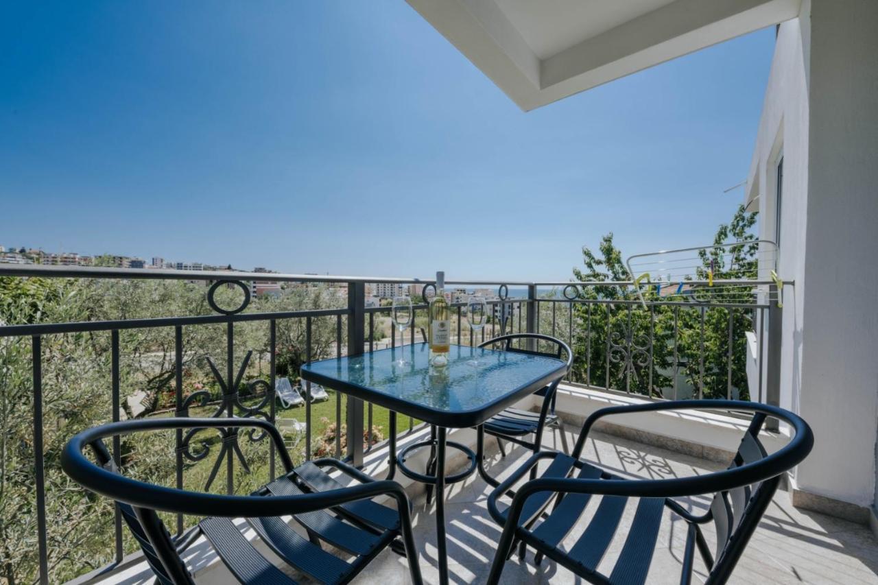 Sea Garden Apartments Dobra Voda Exterior foto