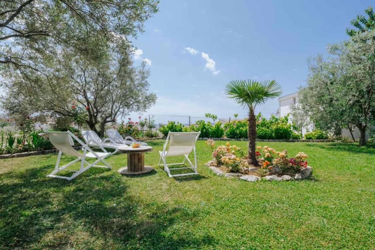 Sea Garden Apartments Dobra Voda Exterior foto
