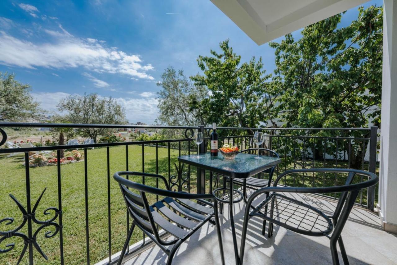 Sea Garden Apartments Dobra Voda Exterior foto